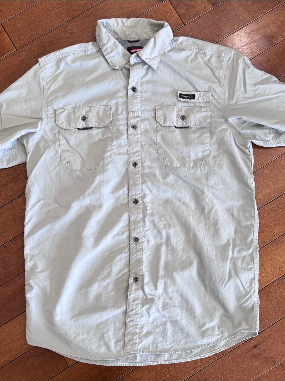 Wrangler Light Gray Short-Sleeve Button-Down Hiking Work Shirt